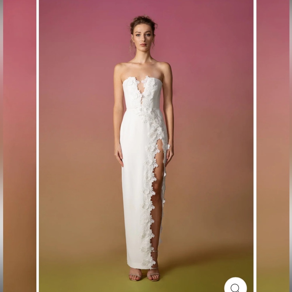 SAU LEE, size 4, White formal dress, the dress just wasn’t my correct size